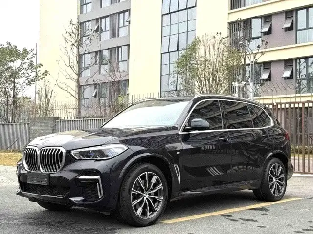 Фотография автомобиля — BMW X5