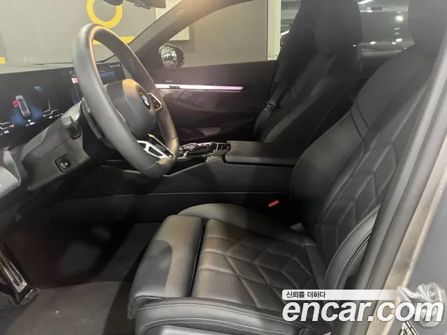BMW 5-Series — Фото автомобиля 10