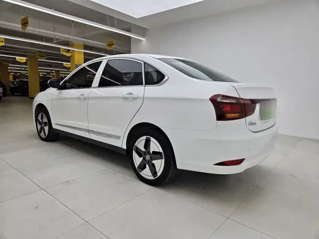 Dongfeng Fengshen E70 — Фото автомобиля 23
