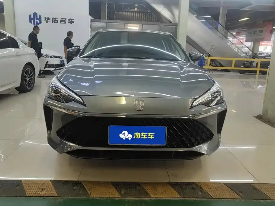 Roewe Roewe i5 2024 1.5L CVT Prestige Edition — Фото автомобиля 2