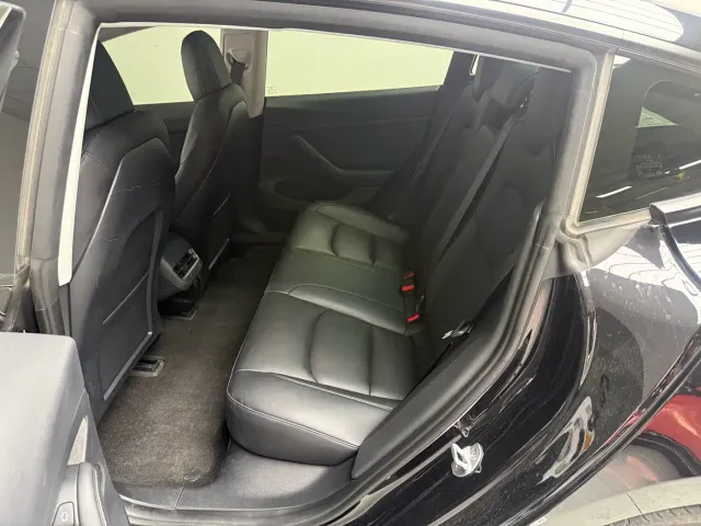 Tesla Model 3 — Фото автомобиля 14