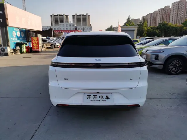 Li Auto L6 — Фото автомобиля 7