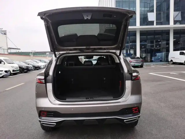 Roewe RX5 — Фото автомобиля 18
