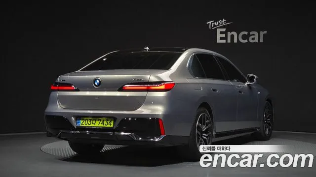 BMW 7 Series G70 — Фото автомобиля 2