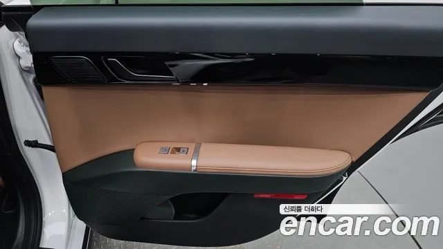 Hyundai Grandeur Grandeur (GN7) 2.5 Бензин 2WD — Фото автомобиля 23
