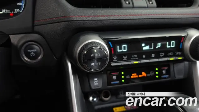 Toyota RAV4 — Фото автомобиля 24
