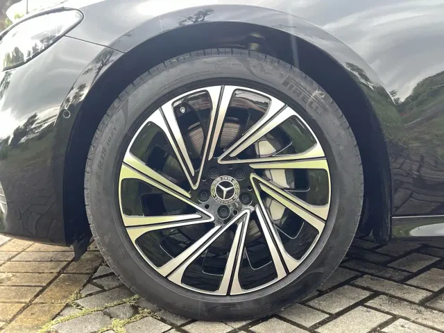 Mercedes-Benz E-Class — Фото автомобиля 20