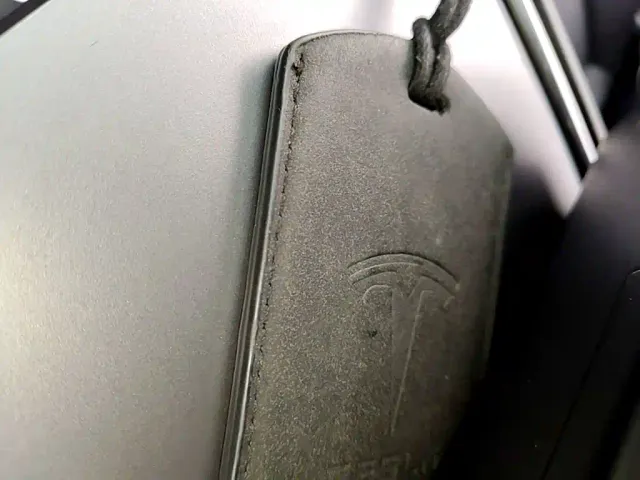 Tesla Model Y — Фото автомобиля 8