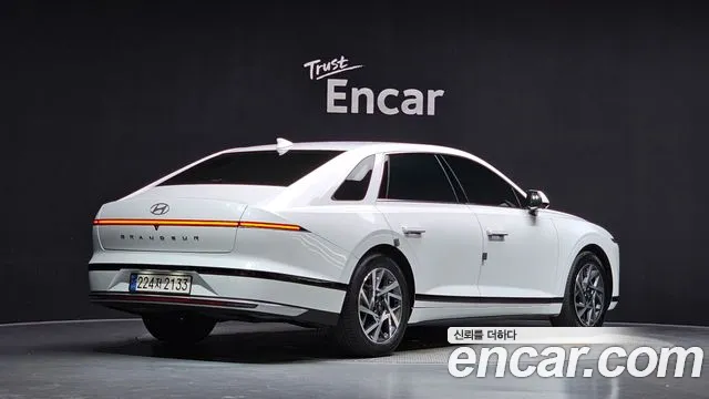 Hyundai Grandeur GN7 — Фото автомобиля 2