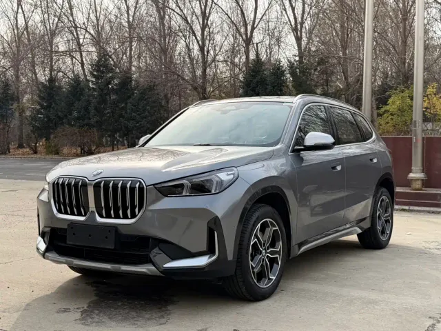 Фотография автомобиля — BMW X1