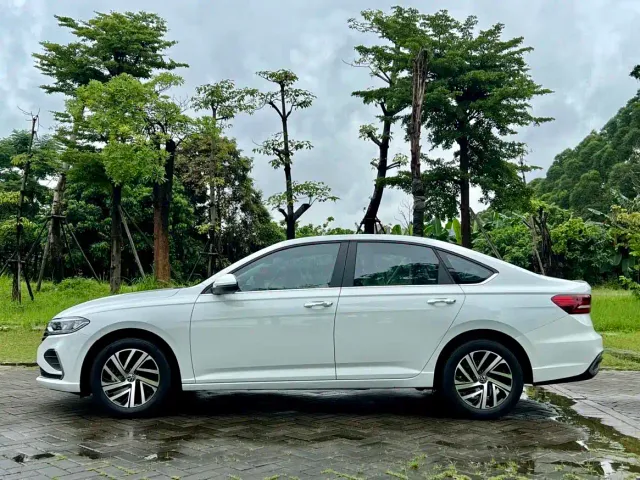 Volkswagen Lavida — Фото автомобиля 4