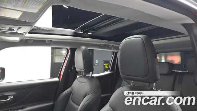 Jeep Renegade — Фото автомобиля 19