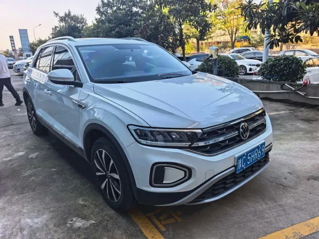 Volkswagen T-Roc — Фото автомобиля 3