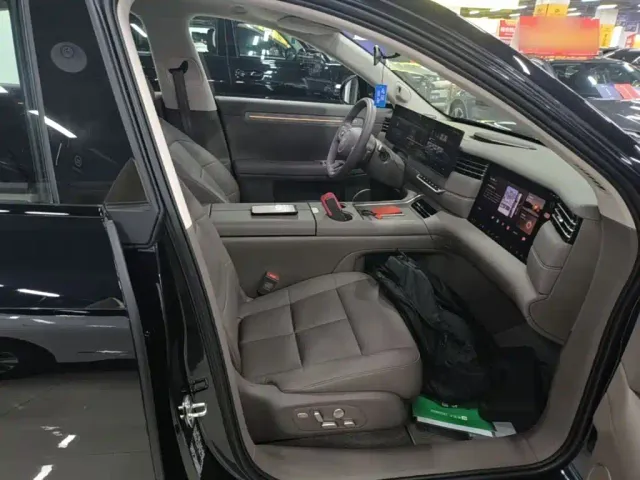 IM Motors LS6 — Фото автомобиля 24