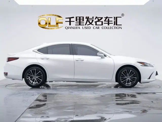 Lexus ES — Фото автомобиля 4