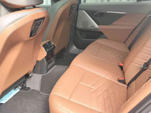 BMW i5 — Фото автомобиля 10