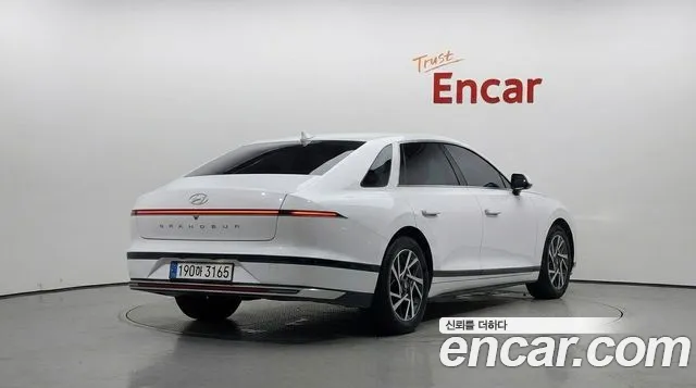 Hyundai Grandeur Grandeur (GN7) — Фото автомобиля 2