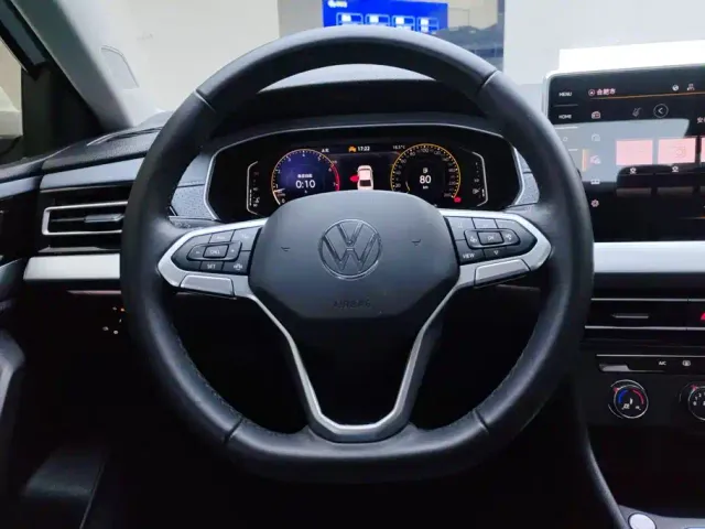 Volkswagen Lavida — Фото автомобиля 15