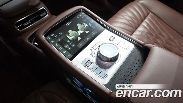 Genesis G90 Бензин 3.5 Turbo e-S/C AWD — Фото автомобиля 19