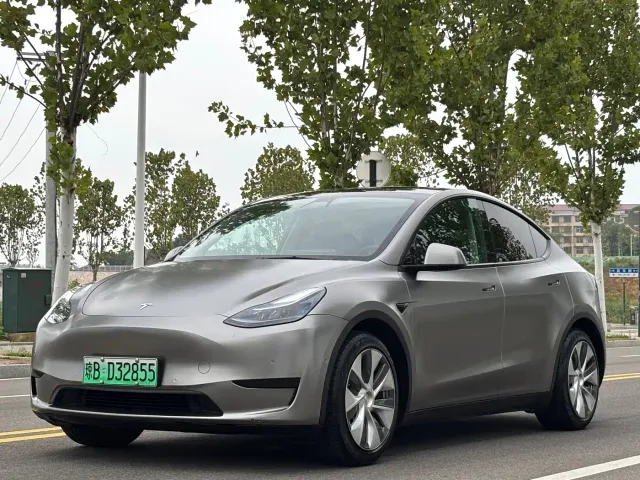 Фотография автомобиля — Tesla Model Y