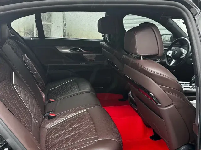 BMW 7 Series — Фото автомобиля 12
