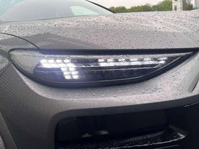 Audi Q6L e-tron — Фото автомобиля 9