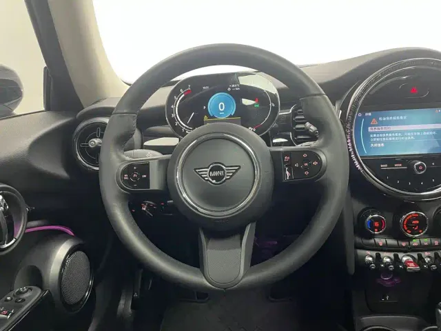 MINI Hatch — Фото автомобиля 11
