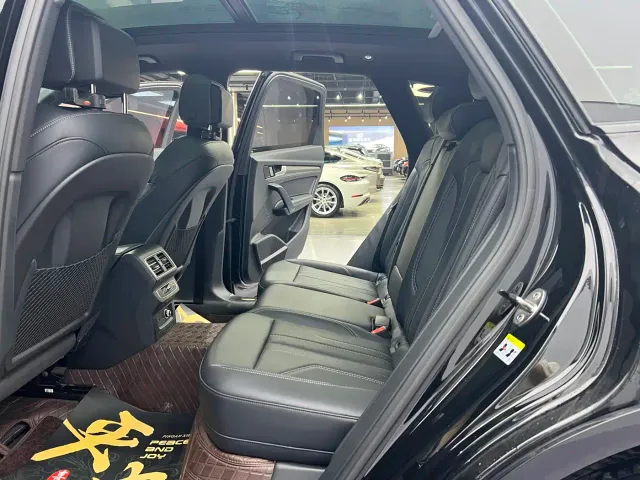 Audi Q5L — Фото автомобиля 12