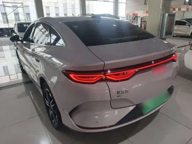 BYD Qin L — Фото автомобиля 4