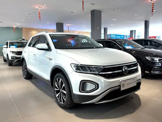 Volkswagen T-Roc — Фото автомобиля 2