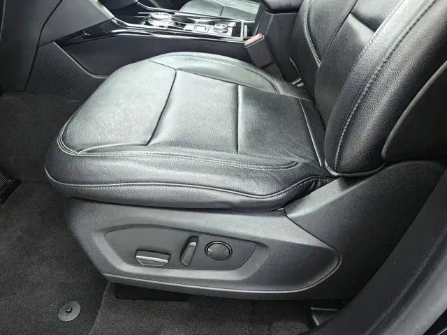 Ford Explorer — Фото автомобиля 20