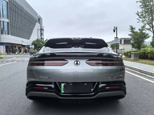 Denza Z9GT — Фото автомобиля 8