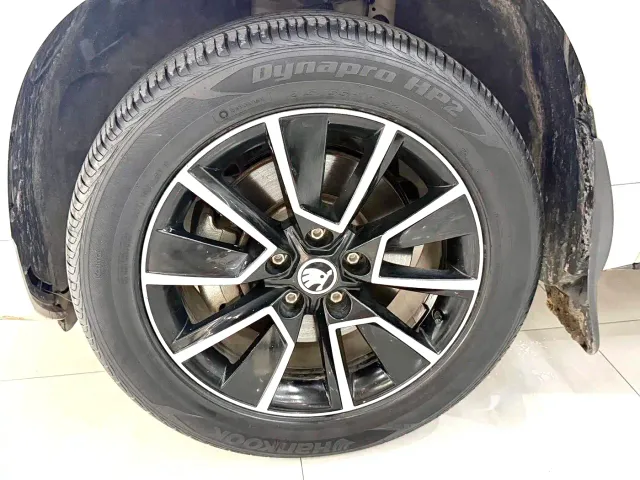Skoda Karoq — Фото автомобиля 17