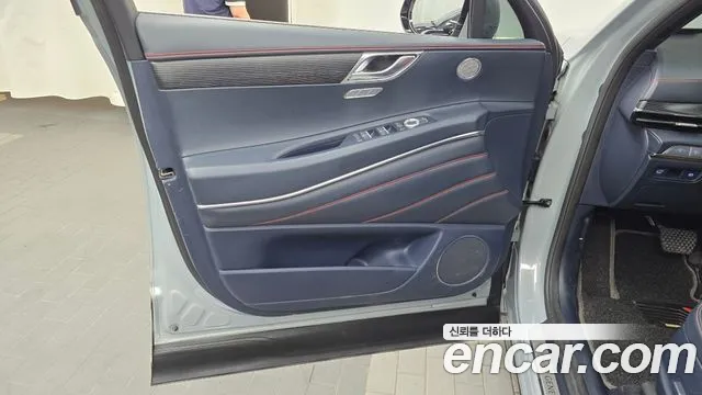 Genesis GV80 — Фото автомобиля 17