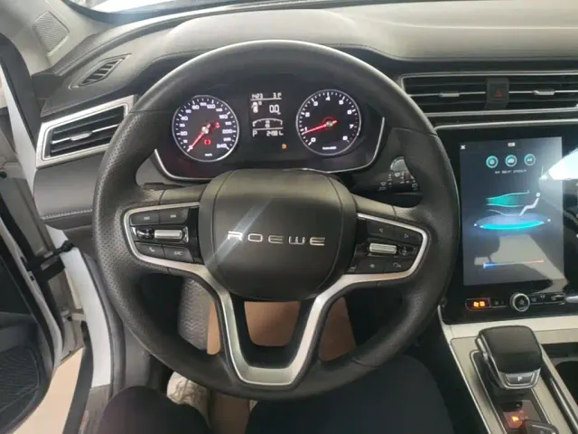 Roewe RX5 — Фото автомобиля 10
