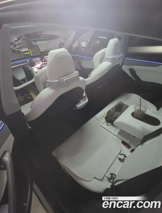 Tesla Model Y — Фото автомобиля 10