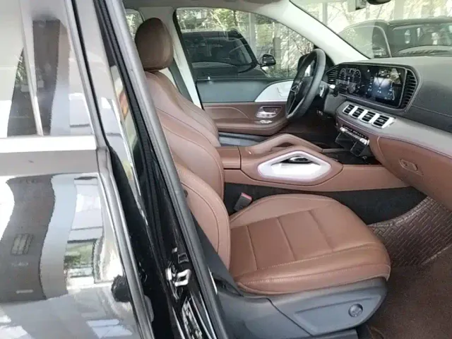 Mercedes-Benz GLE-Class — Фото автомобиля 24