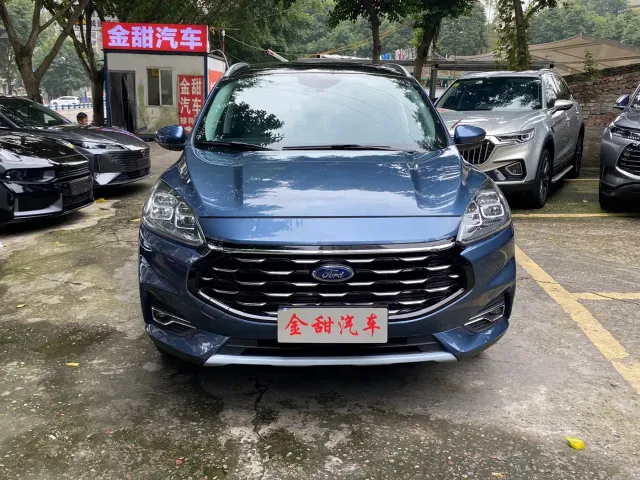 Ford Escape — Фото автомобиля 2