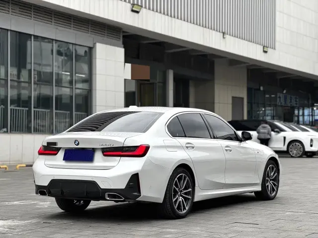 BMW 3 Series — Фото автомобиля 9