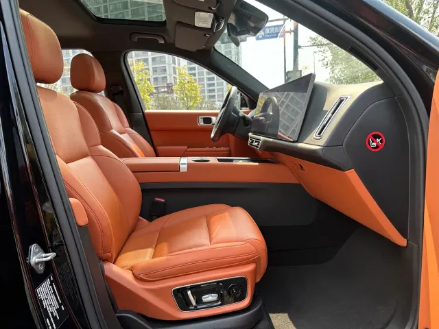 Li Auto L7 — Фото автомобиля 12