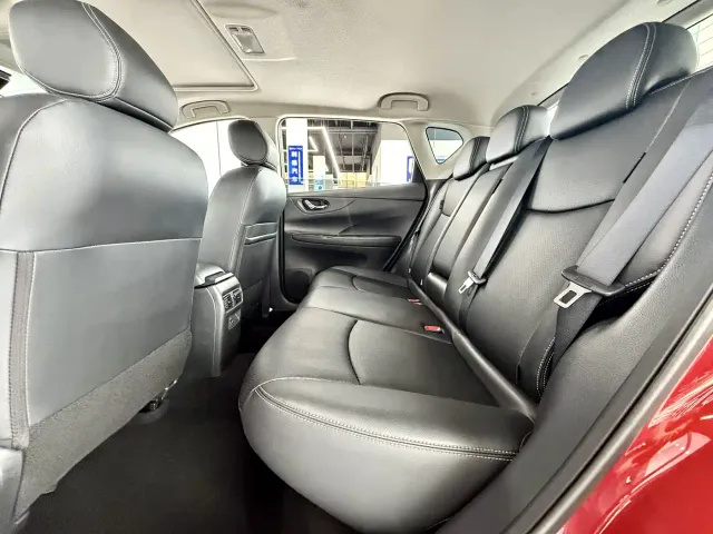 Nissan Tiida — Фото автомобиля 10