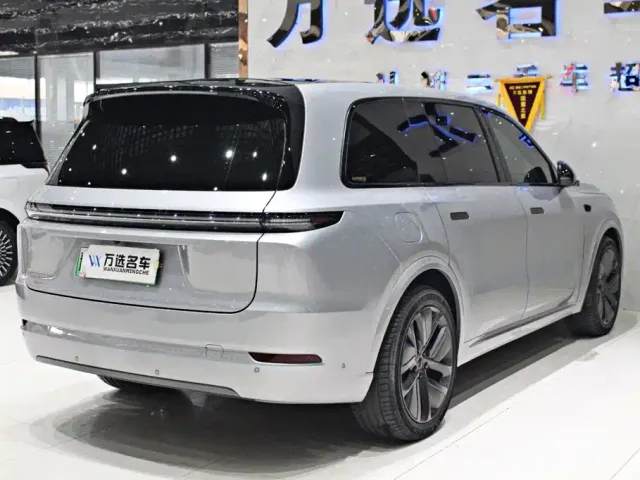 Li Auto L9 — Фото автомобиля 16
