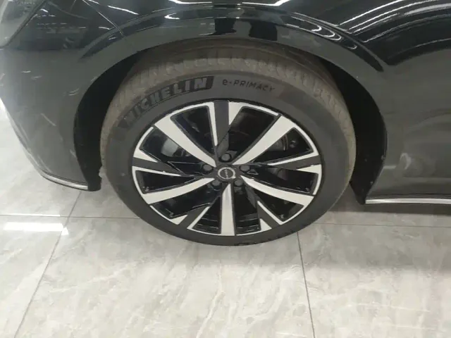 Volvo S90 — Фото автомобиля 22