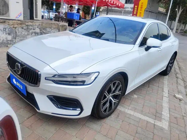 Фотография автомобиля — Volvo S60
