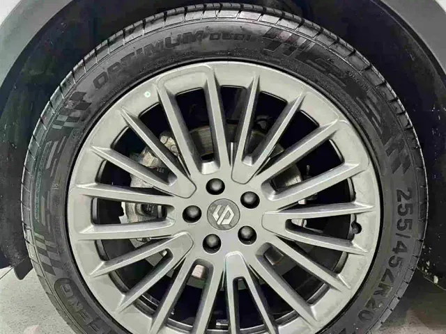 Leapmotor C11 — Фото автомобиля 13