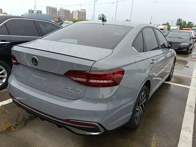 Volkswagen Lavida — Фото автомобиля 6