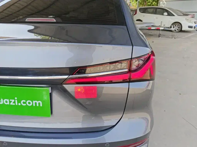 Roewe i5 — Фото автомобиля 7