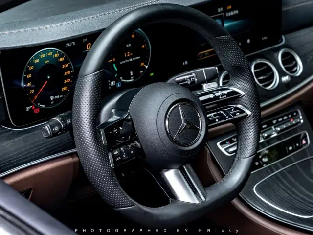 Mercedes-Benz E-Class — Фото автомобиля 4