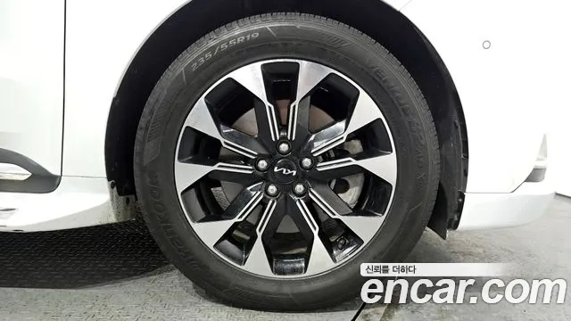 Kia Canival Carnival 4 поколение Бензин 7 мест Hi-Limousine — Фото автомобиля 5