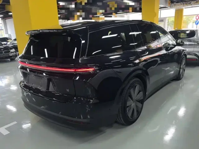 Li Auto i8 — Фото автомобиля 6